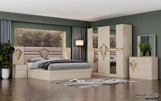 Chambre Chambre à coucher beige dorée
